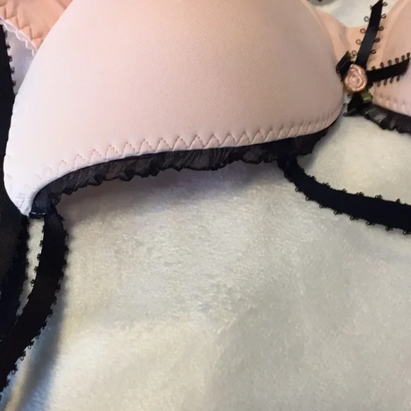 Pink bra - Picture 6 of 6